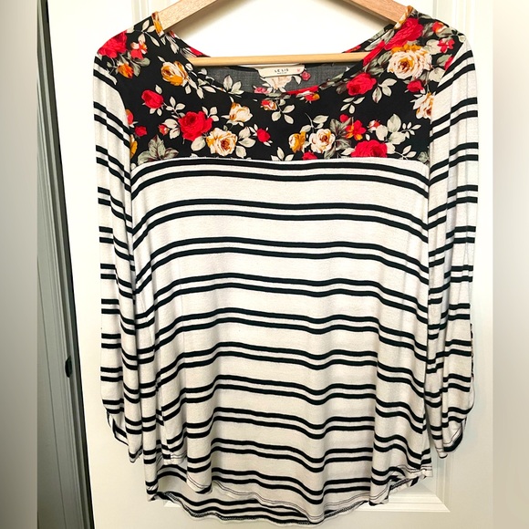 Floral and striped 3/4 sleeve top - Picture 1 of 3